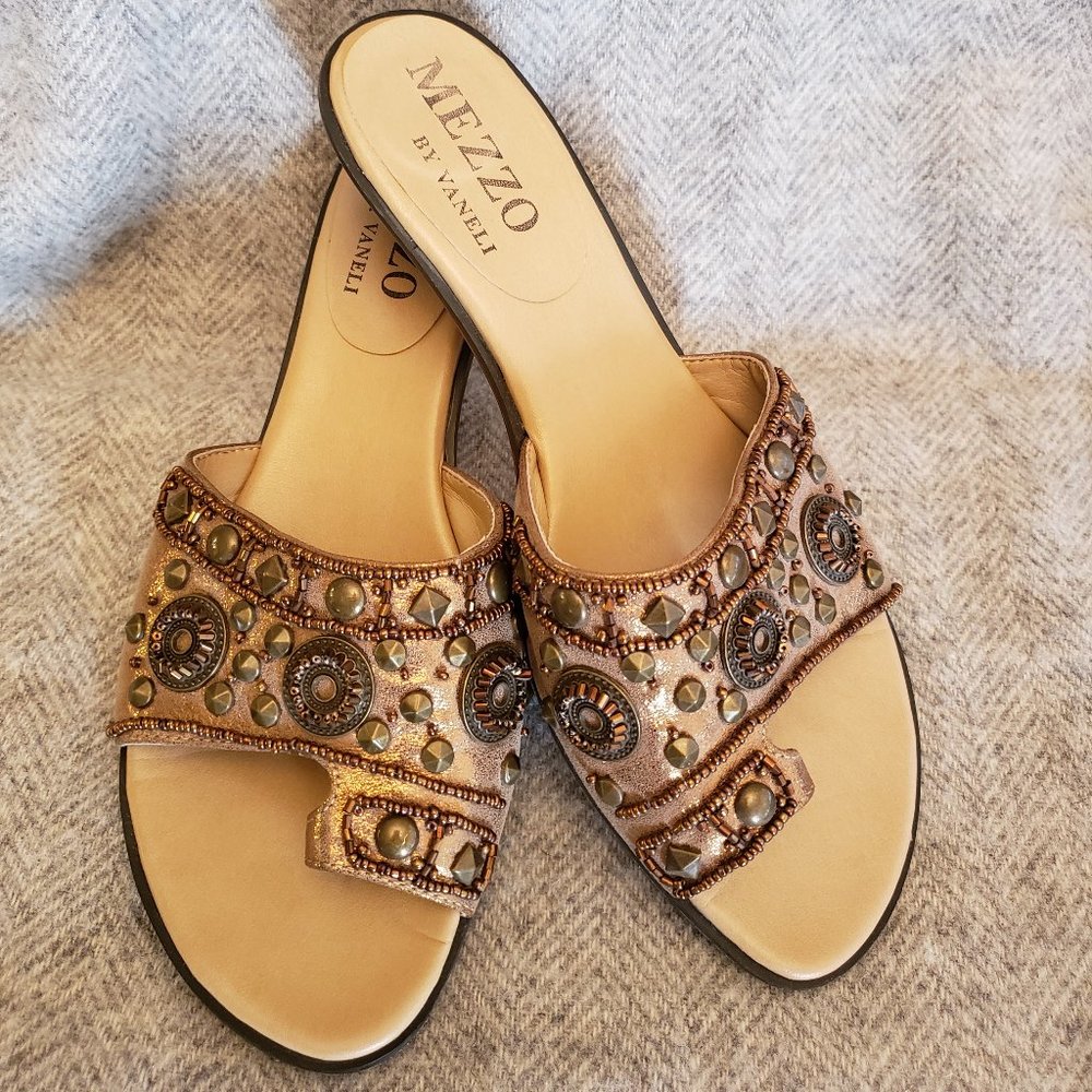 Mezzo by Vaneli Studded Toe Slide Sandal In Cream